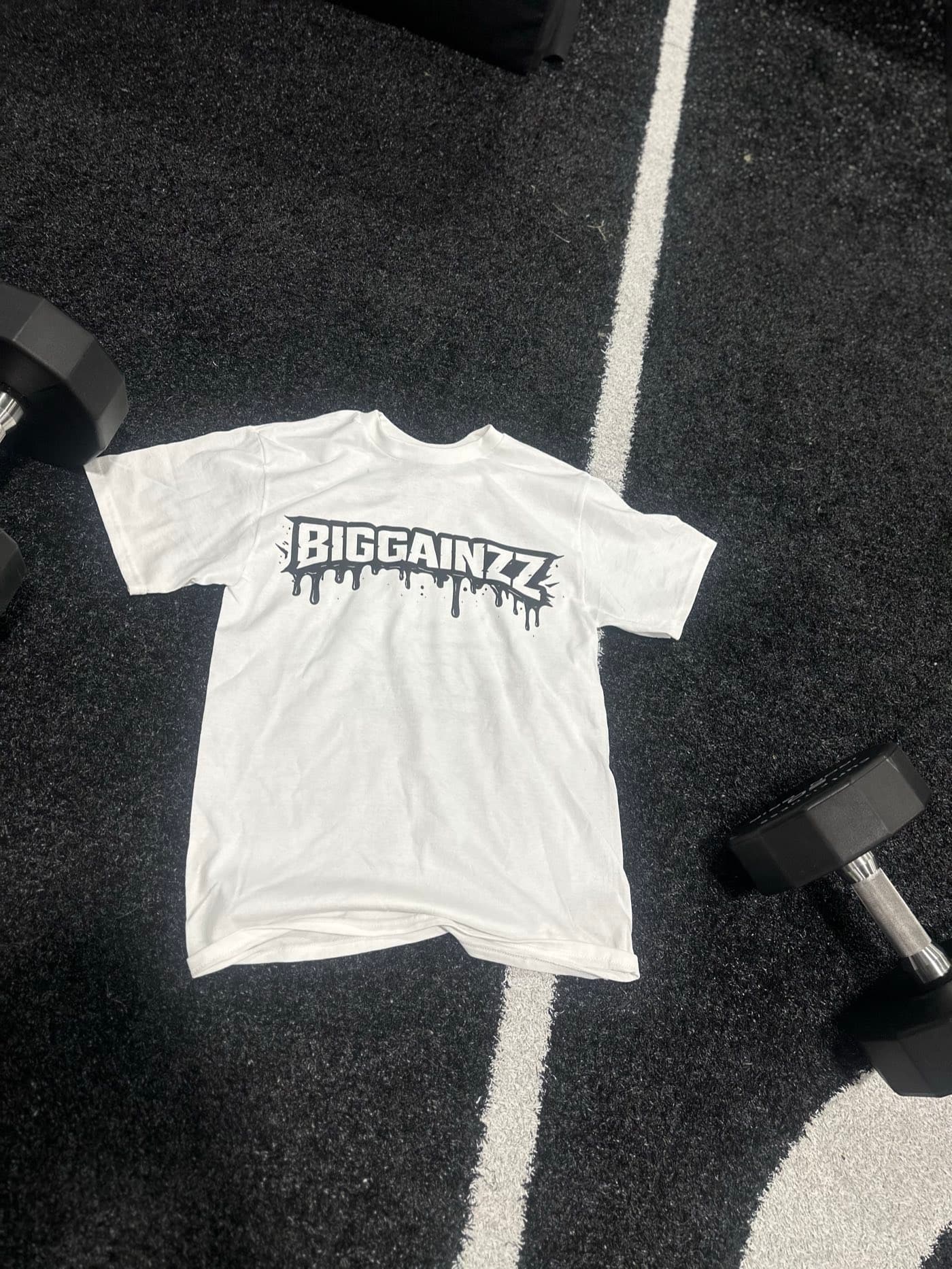 BIGGAINZZ Tee — front